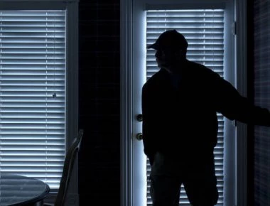 Νύχτα τρόμου για Ελληνίδα ηθοποιό - Διαρρήκτες μπήκαν στο σπίτι της!